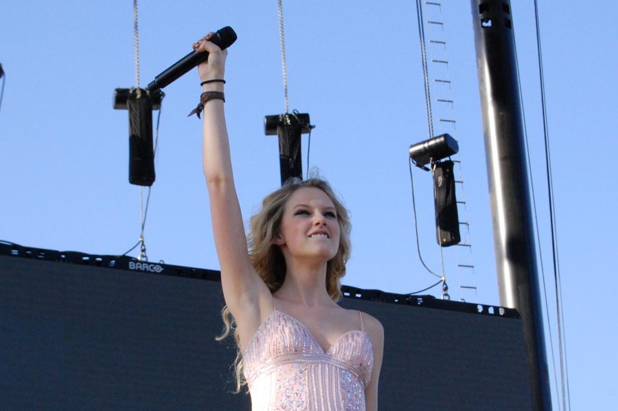 Once Upon A Dream: Taylor Swift, a new name to the music scene, performs her first songs like “Teardrops on My Guitar” at Stagecoach in 2008. (Photo by whittlz/Flickr)