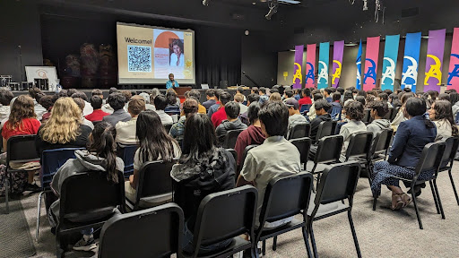 Spilling the Frijoles: Author Yolanda Nava shares personal insight from her bestselling novel, “It’s All in the Frijoles,” to Oxford Academy students during guest talk. (Photo By Christina Choi-Siems)