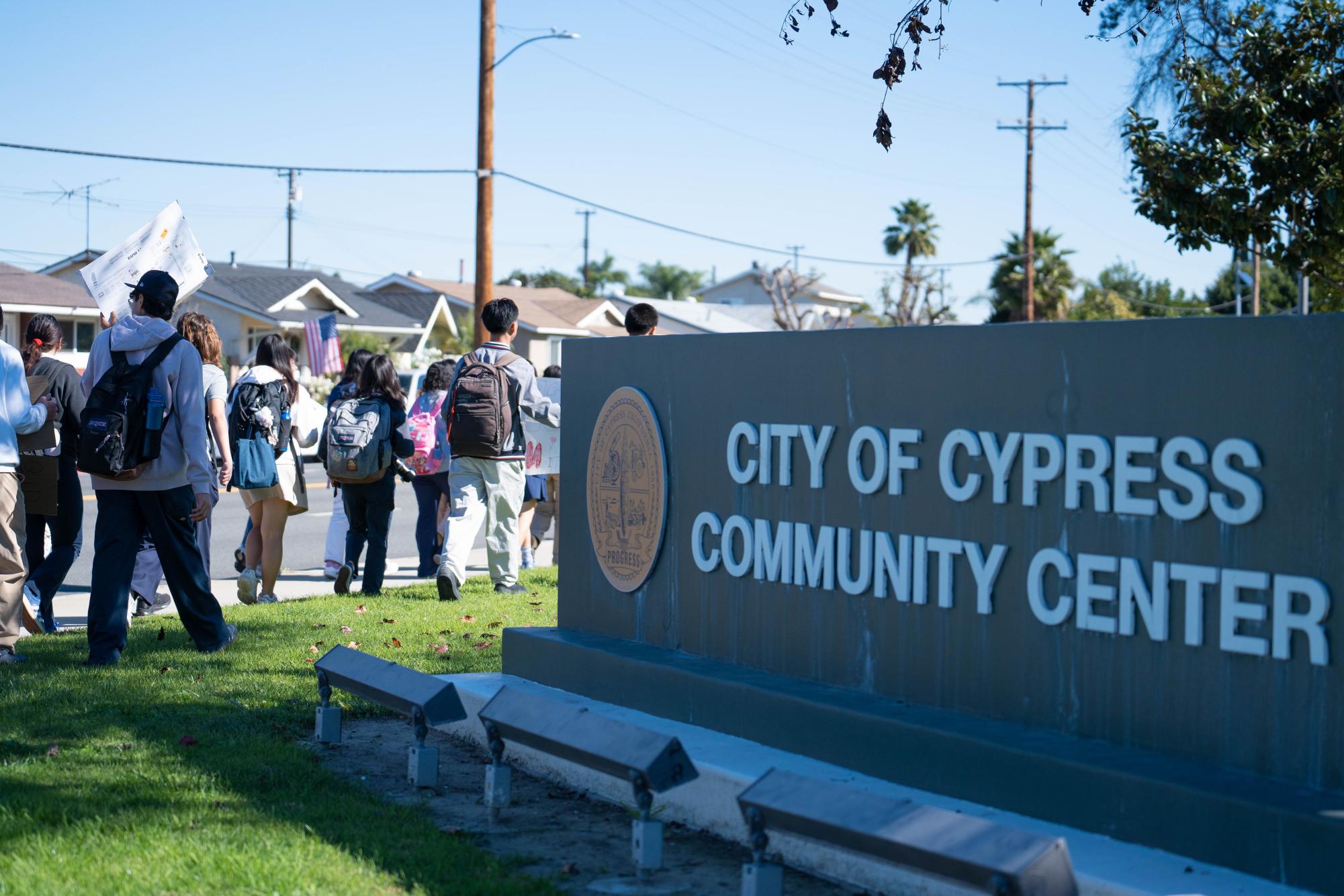 OA students walk out in protest against ICE