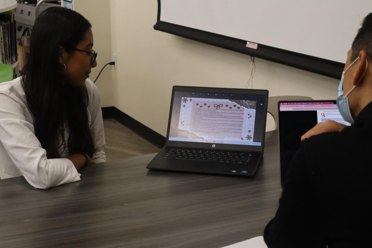 CAPSTONE REVIEW: Junior Alyson Constante applies her leadership
experience to an essay prompt.